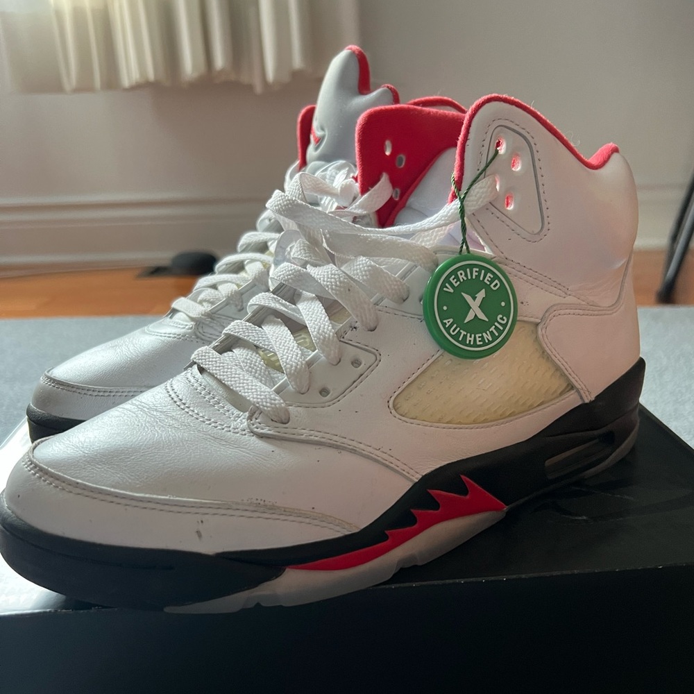 Jordan 5 fire red (with box)